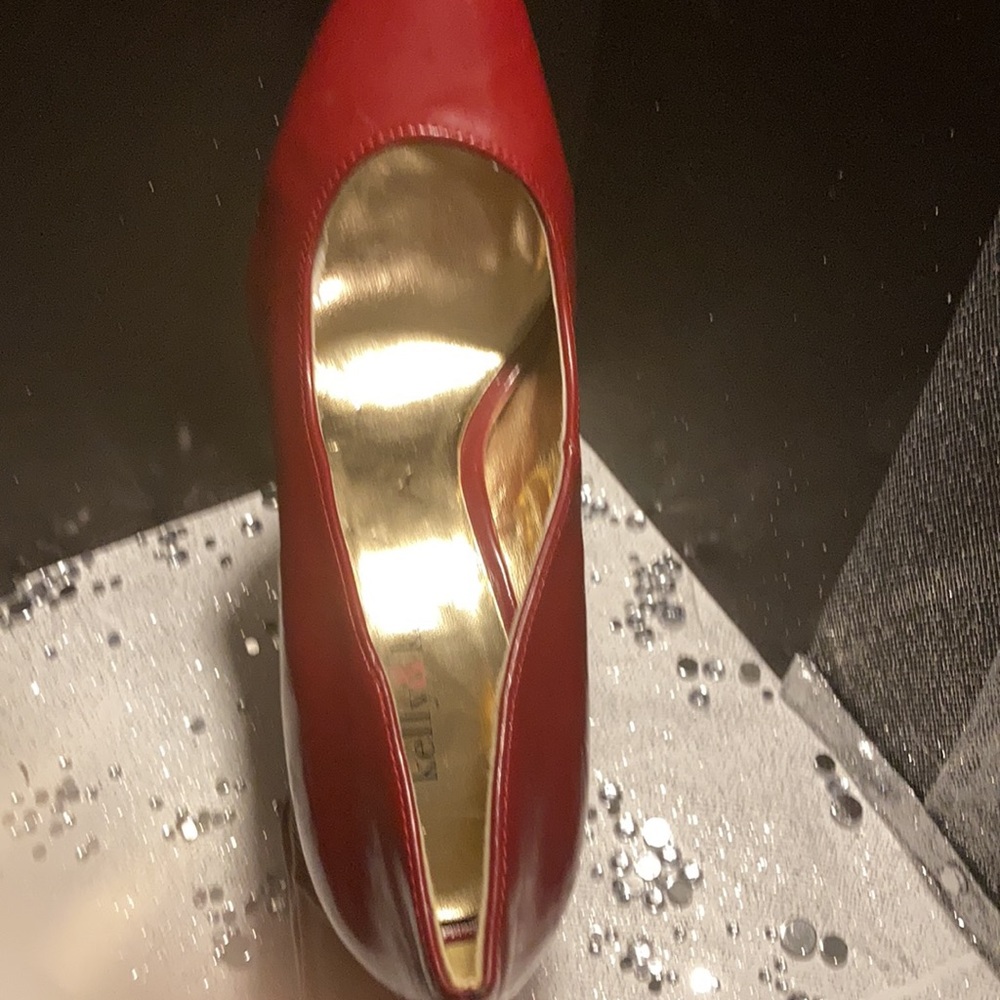 Kelly & Katie patent leather red high heels - Picture 13 of 16